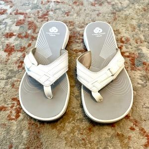 Women’s Clarks Breeze Sea Flip-Flops